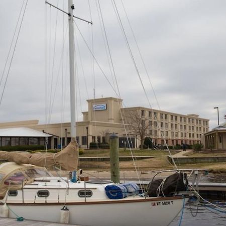 Bridgepointe Hotel & Marina New Bern Extérieur photo