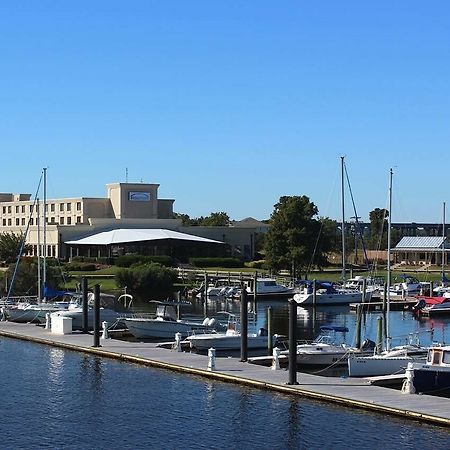 Bridgepointe Hotel & Marina New Bern Extérieur photo