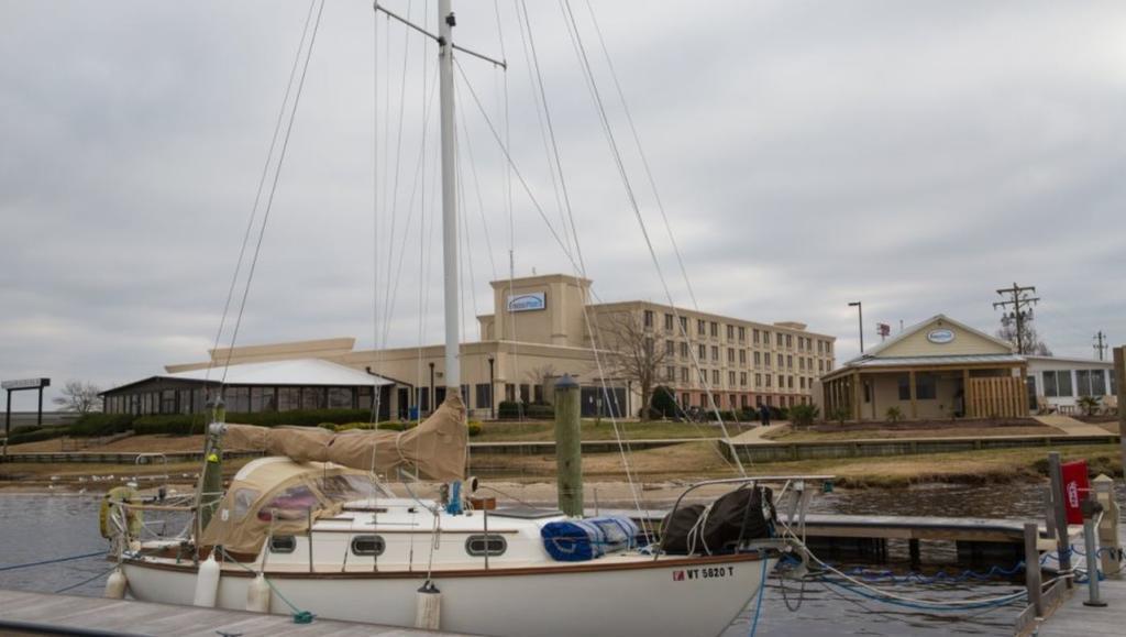 Bridgepointe Hotel & Marina New Bern Extérieur photo