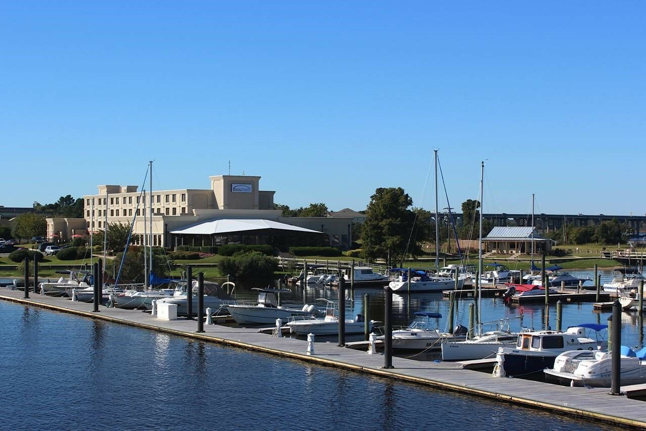 Bridgepointe Hotel & Marina New Bern Extérieur photo